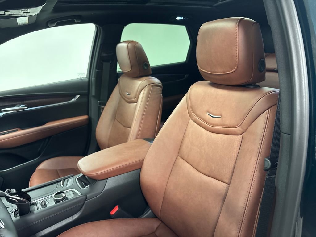 New 2026 Cadillac XT5 Premium Luxury w/ LPO, ONYX Package image 25