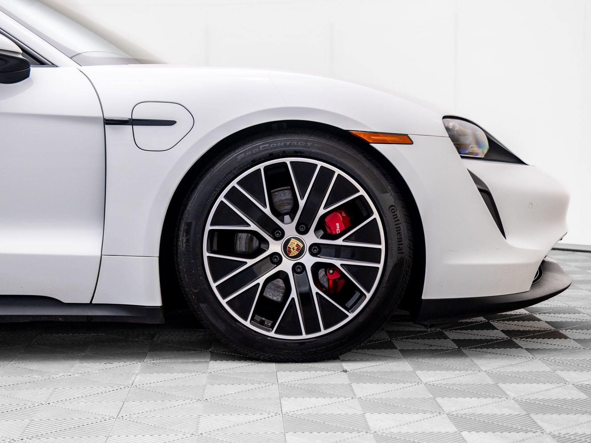 Used 2021 Porsche Taycan 4S image 33