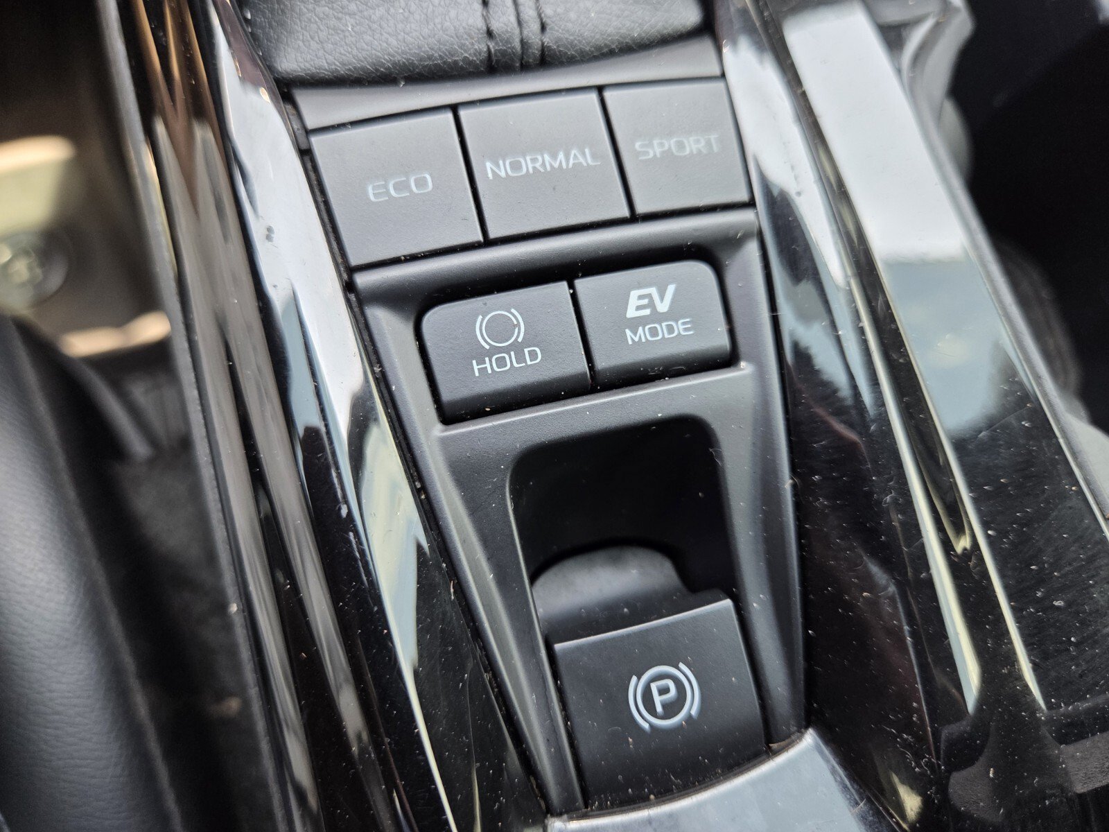 Used 2025 Toyota Camry XSE FWD image 16