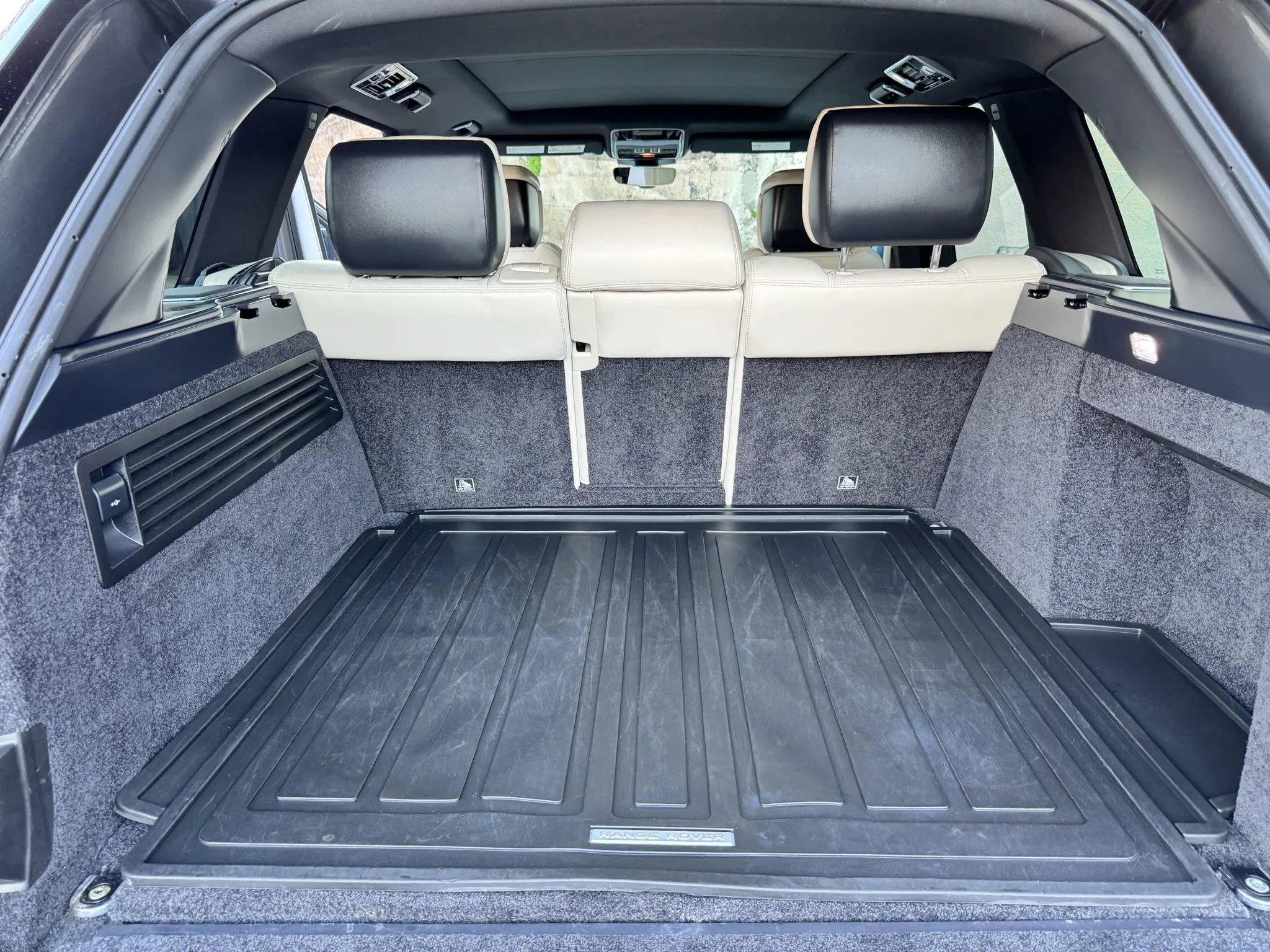 Used 2019 Land Rover Range Rover Supercharged image 29
