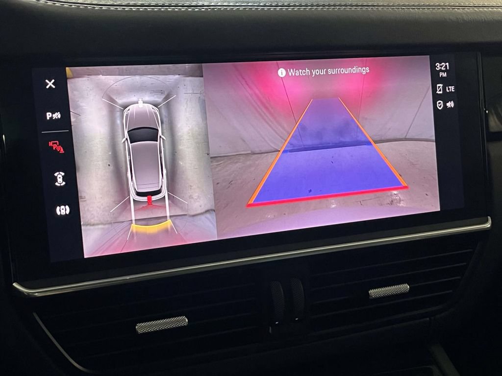 Certified 2023 Porsche Cayenne Turbo AWD/4WD image 6