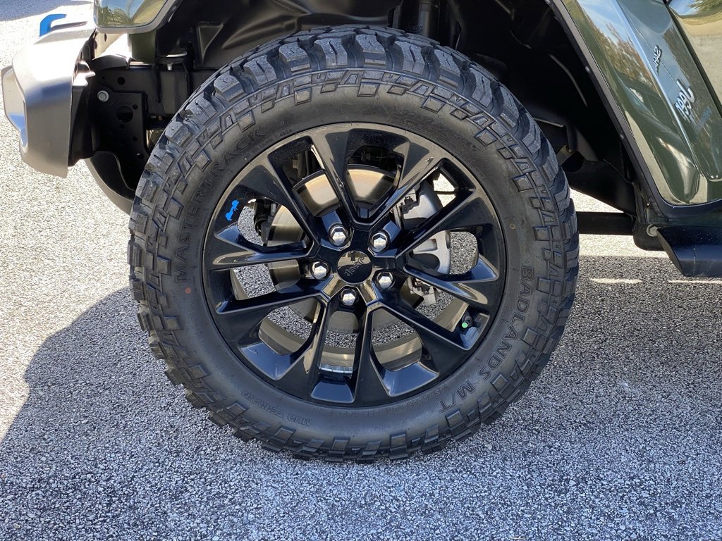 Used 2023 Jeep Wrangler Unlimited Sahara w/ Safety Group image 32