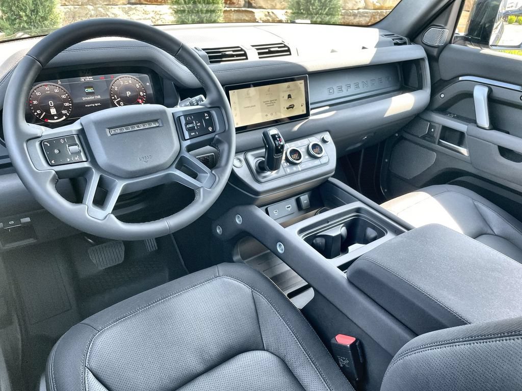 Used 2023 Land Rover Defender 90 X-Dynamic SE AWD/4WD image 13