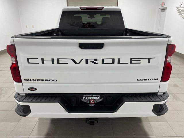 Used 2022 Chevrolet Silverado 1500 Custom w/ LPO, Dark Essentials Package AWD/4WD image 5