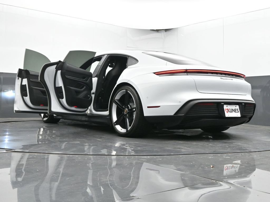 Used 2020 Porsche Taycan 4S image 74