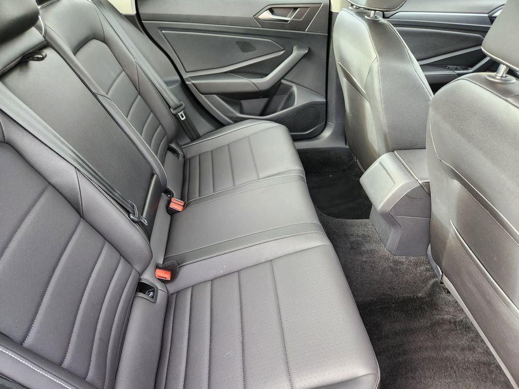 Used 2024 Volkswagen Jetta SE FWD image 23