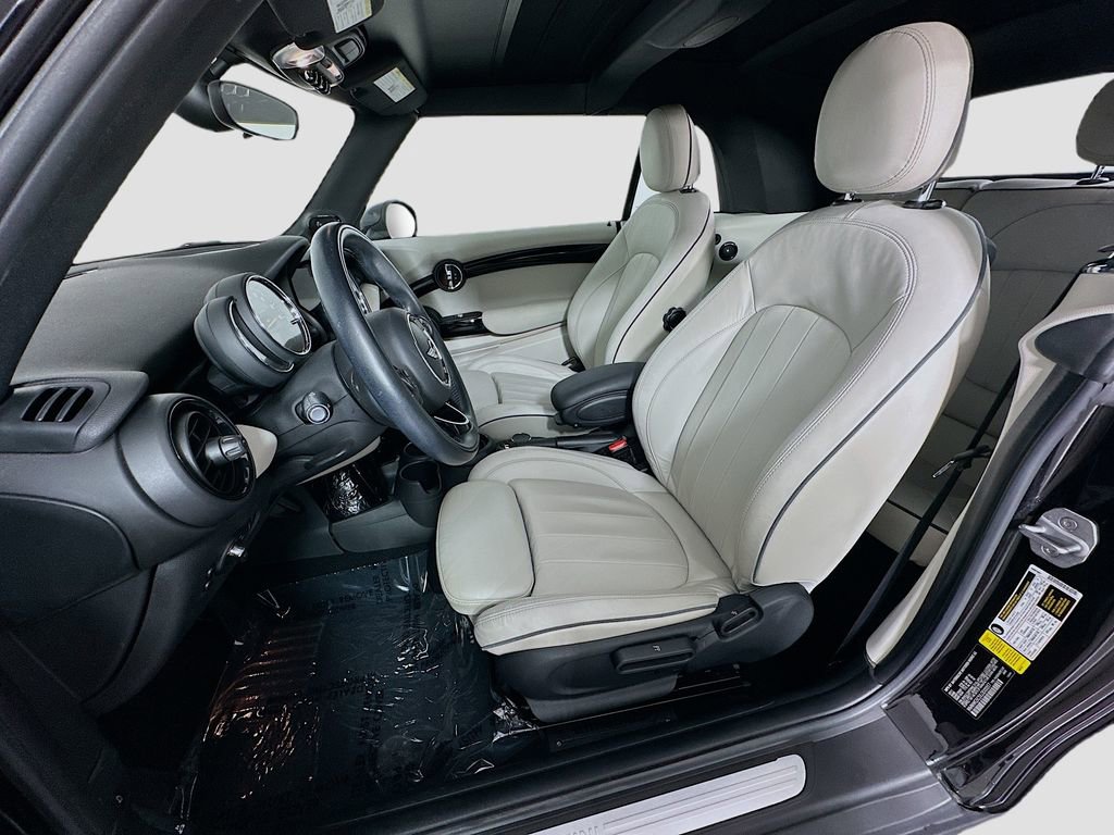 Used 2018 MINI Cooper Convertible image 5