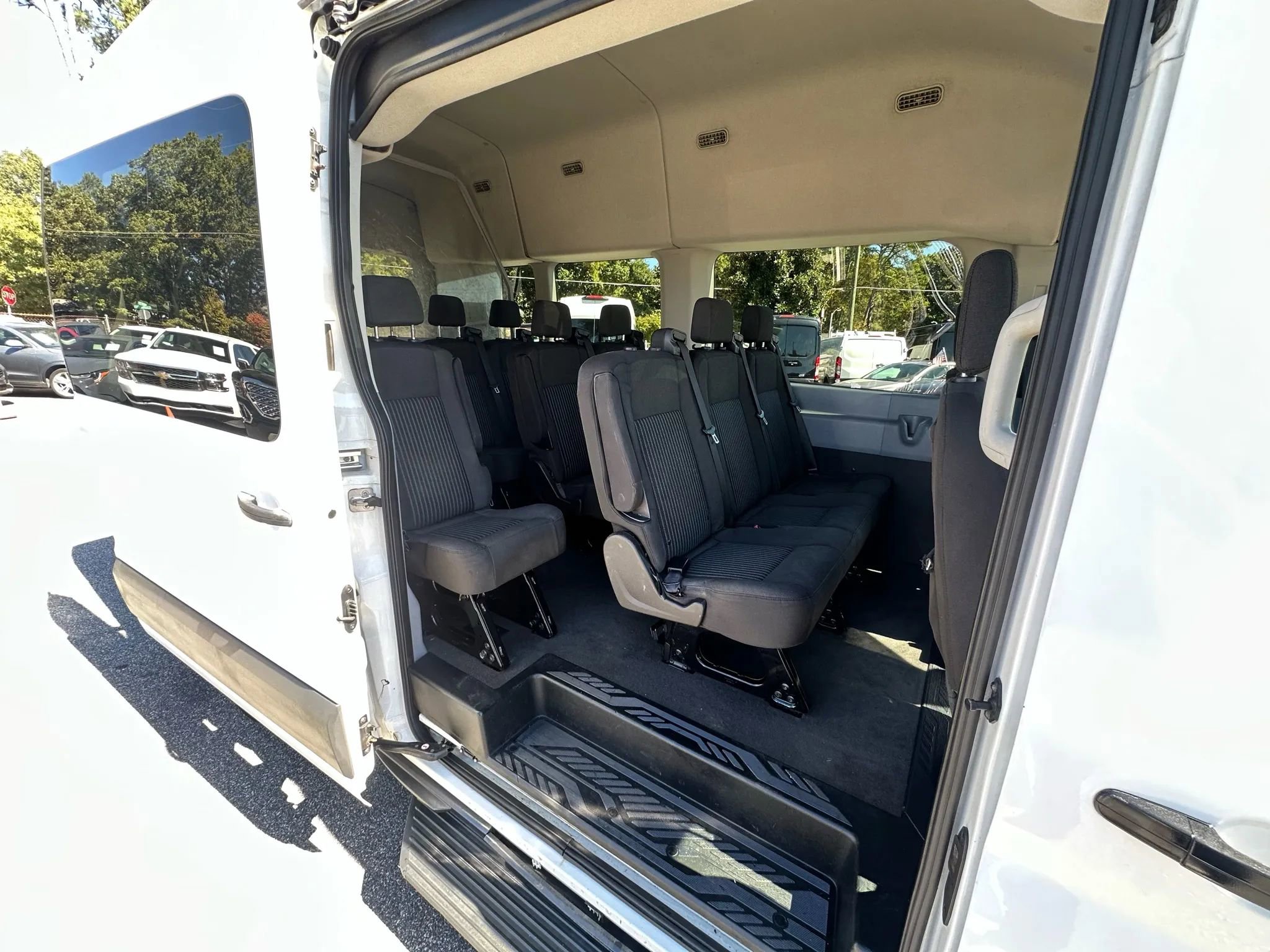 Used 2018 Ford Transit 350 XLT RWD image 11