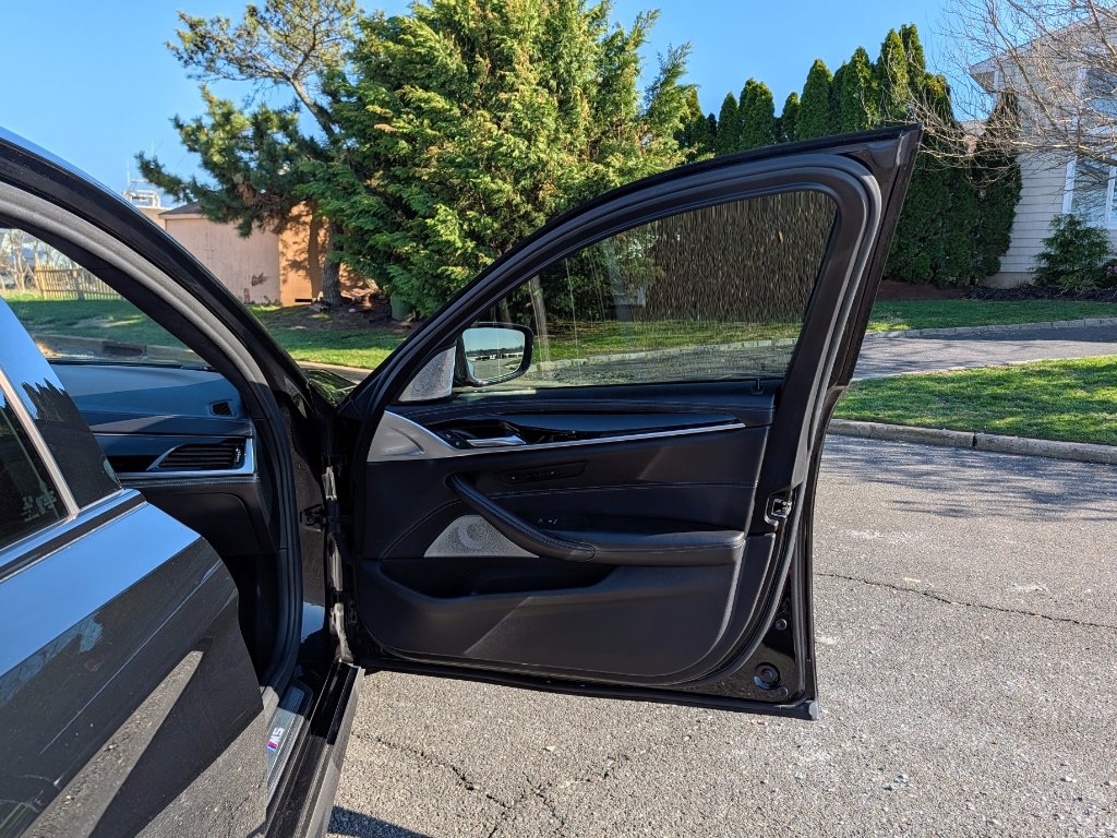 Used 2018 BMW M5 w/ Executive Package image 11