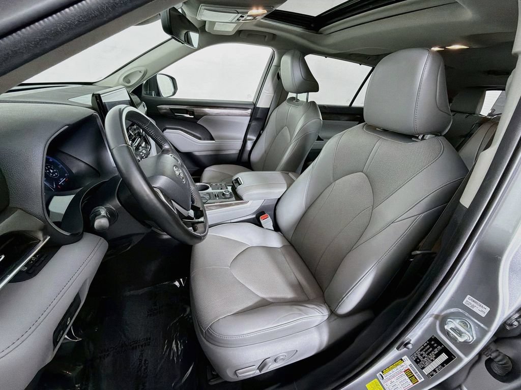 Used 2023 Toyota Highlander Limited AWD/4WD image 21