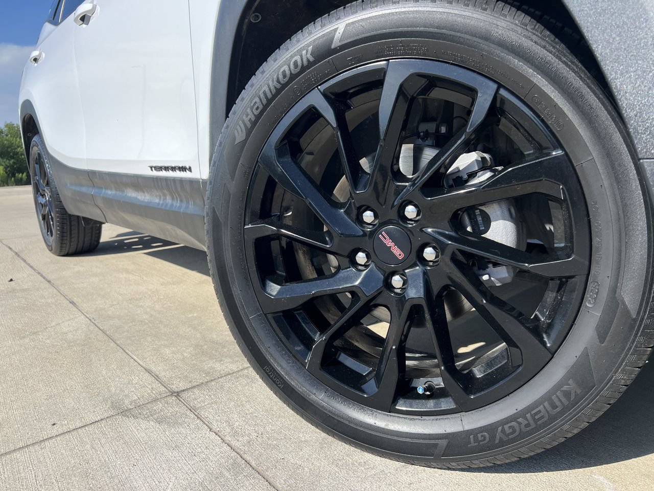 Used 2023 GMC Terrain SLE w/ Driver Convenience Package FWD image 6