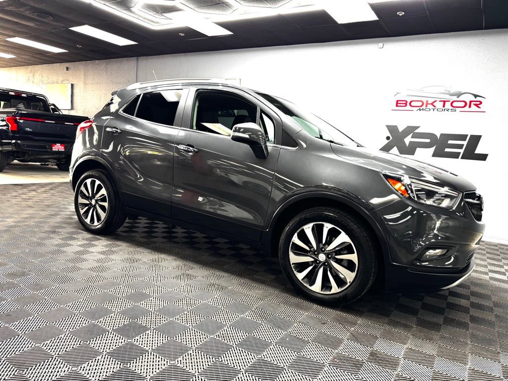 Used 2018 Buick Encore Essence FWD image 2