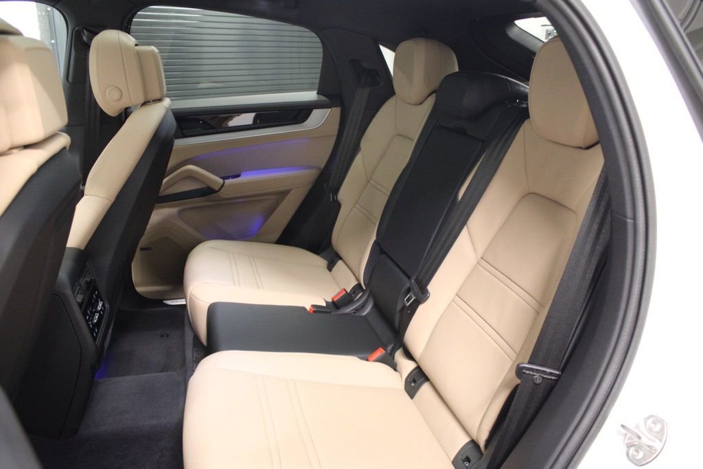 Certified 2026 Porsche Cayenne Coupe image 32
