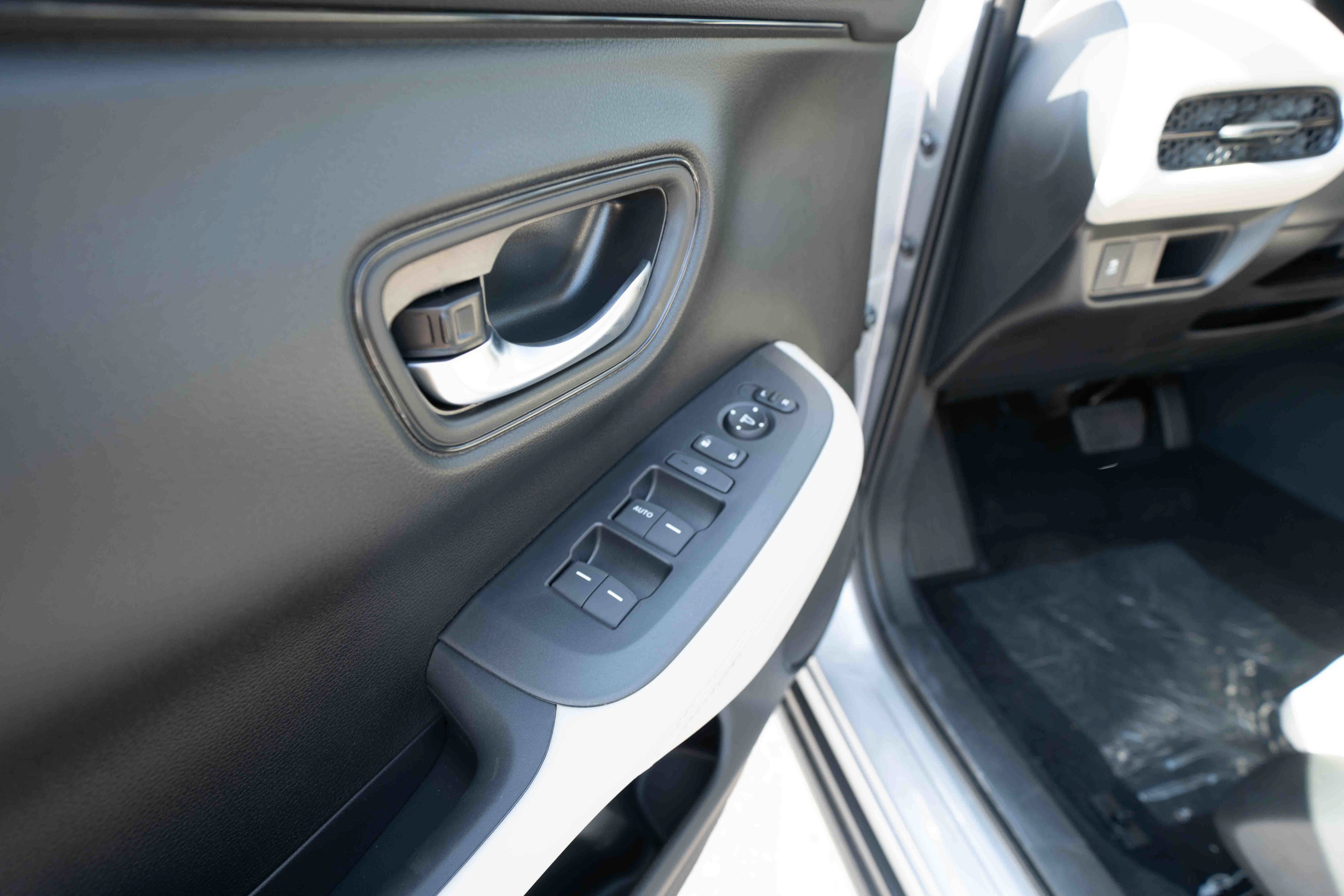 New 2027 Honda HR-V LX image 7