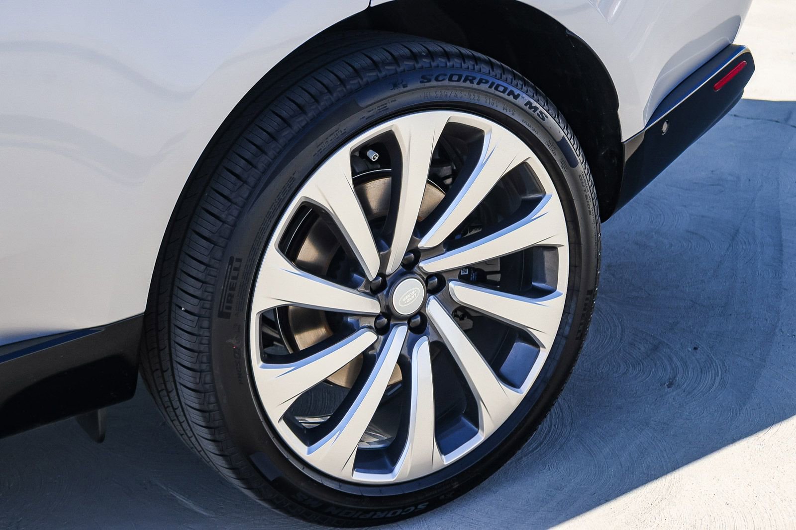 New 2025 Land Rover Range Rover SE image 10