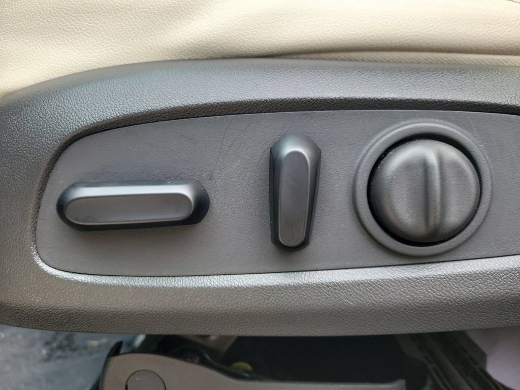 Used 2022 Buick Encore GX Select FWD image 17