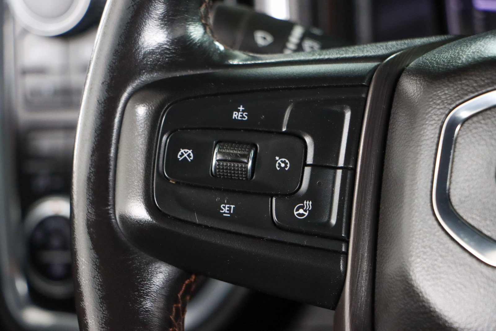 Used 2022 GMC Sierra 2500 AT4 w/ Gooseneck/5TH Wheel Package image 14