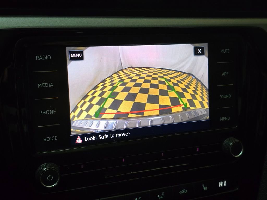 Used 2021 Volkswagen Passat 2.0T SE image 29