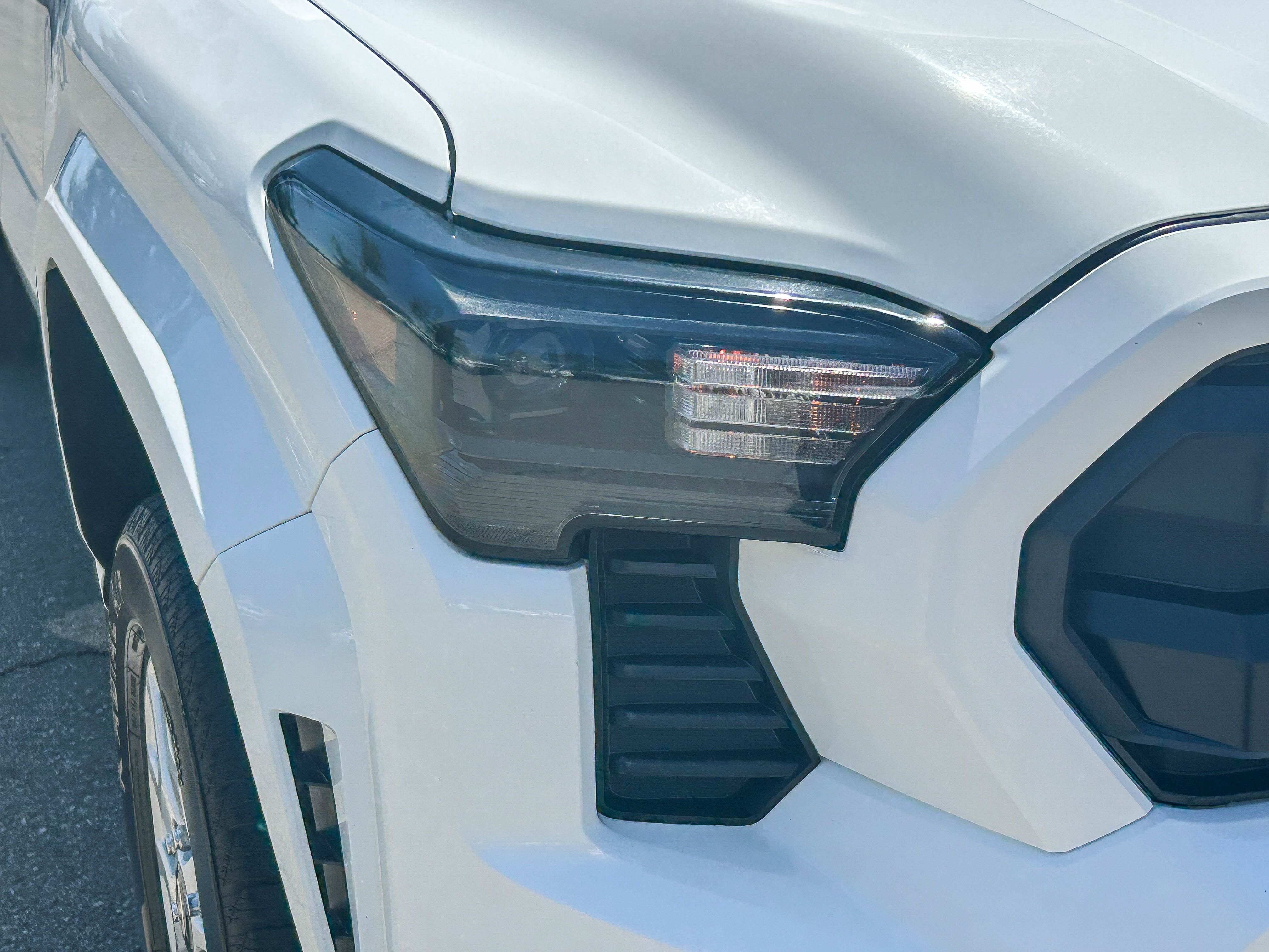 Used 2024 Toyota Tacoma SR5 AWD/4WD image 4