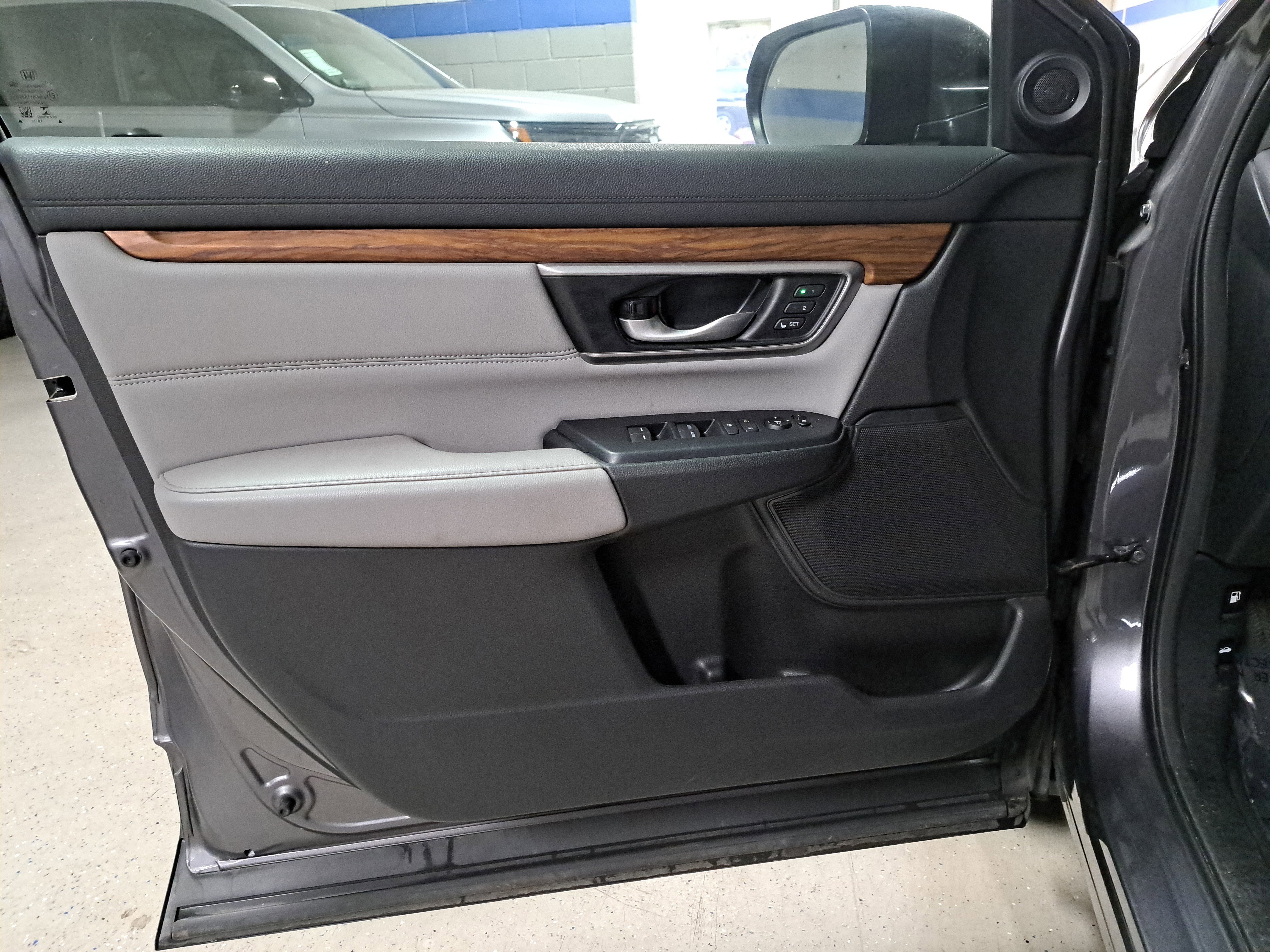 Used 2020 Honda CR-V EX-L image 17