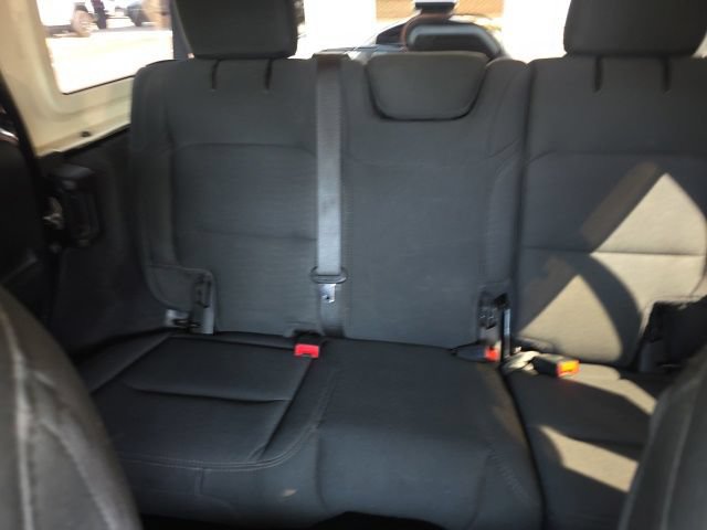 Used 2020 Jeep Wrangler Unlimited Sahara AWD/4WD image 20