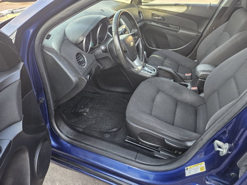 Used 2013 Chevrolet Cruze LT FWD image 11