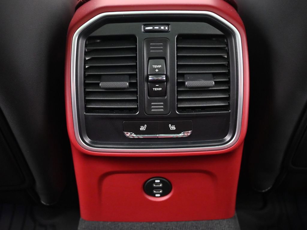 Certified 2023 Porsche Macan GTS image 8