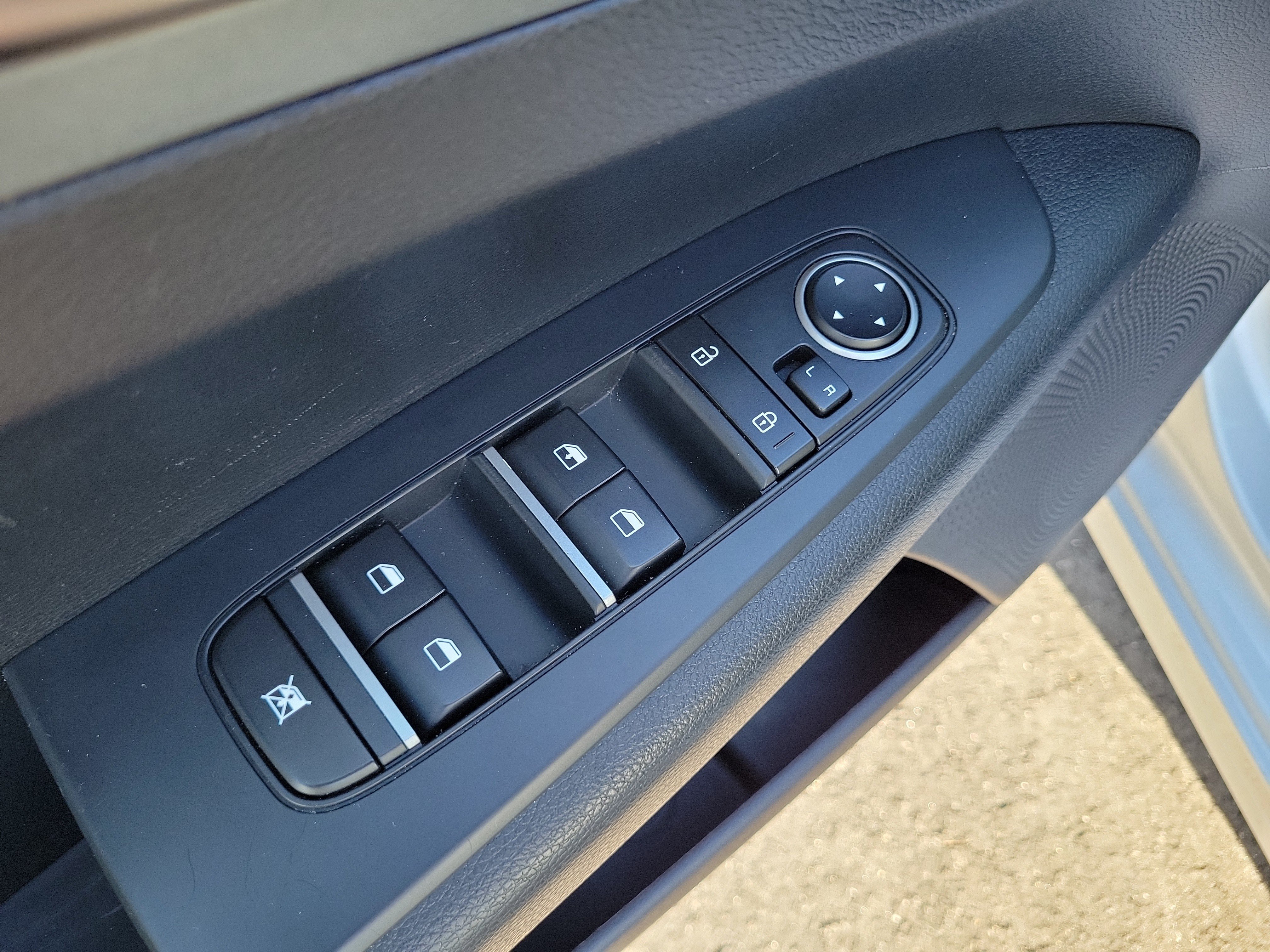 Used 2020 Kia Forte LXS FWD image 19
