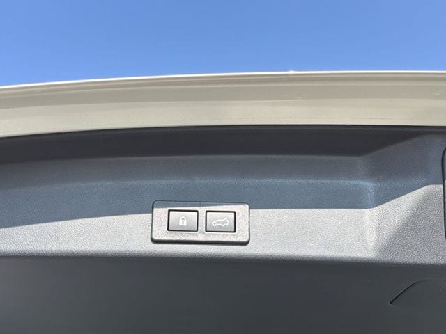 New 2026 Subaru Ascent Limited AWD/4WD image 16