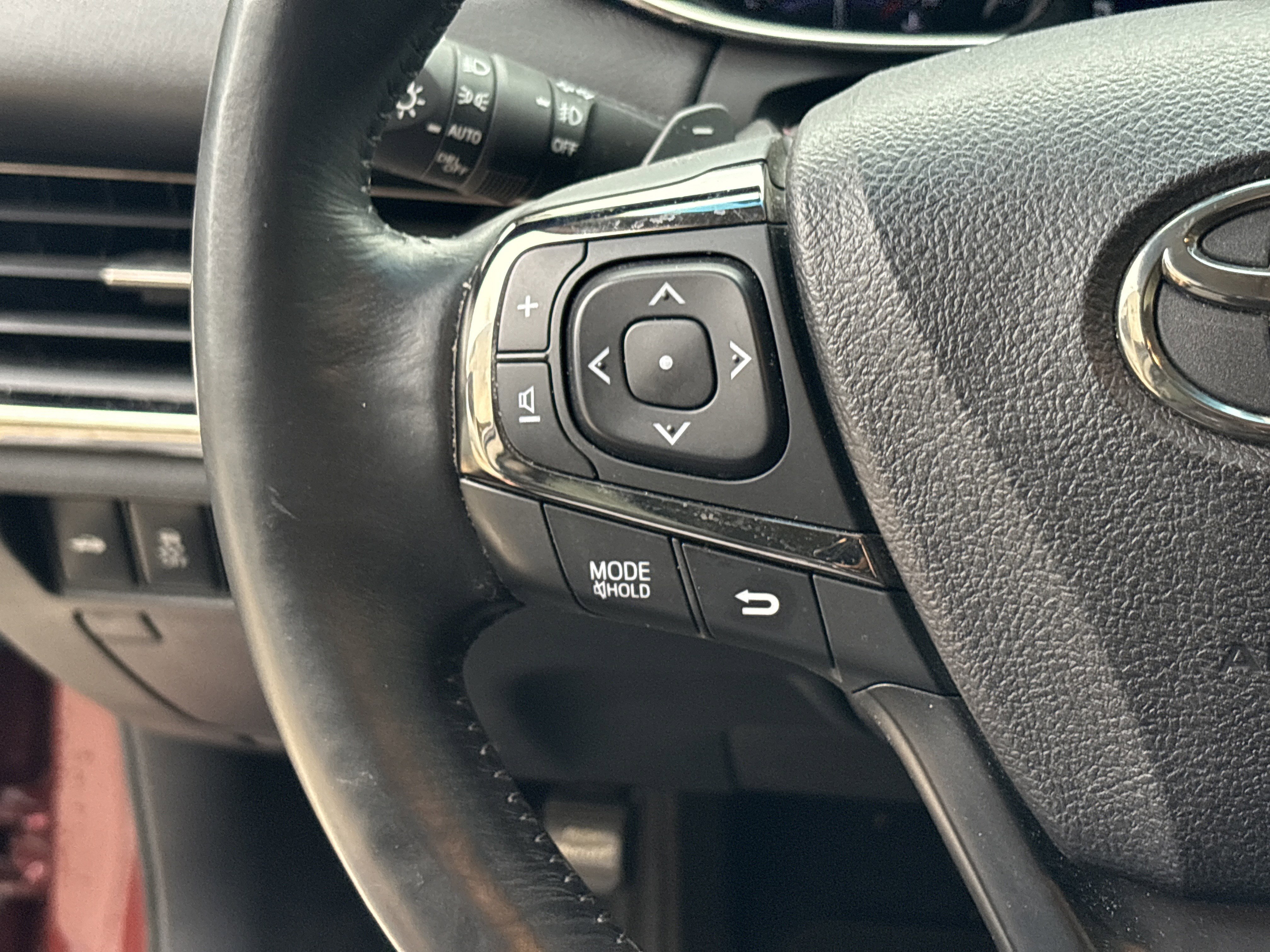 Used 2014 Toyota Avalon XLE Touring image 19