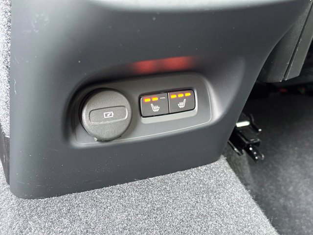 Certified 2023 Volvo XC40 B5 Ultimate w/ Climate Package AWD/4WD image 14