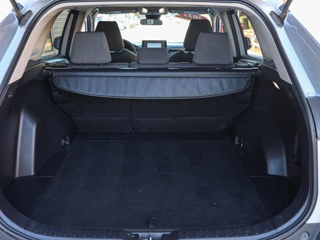 Used 2022 Toyota RAV4 XLE image 16