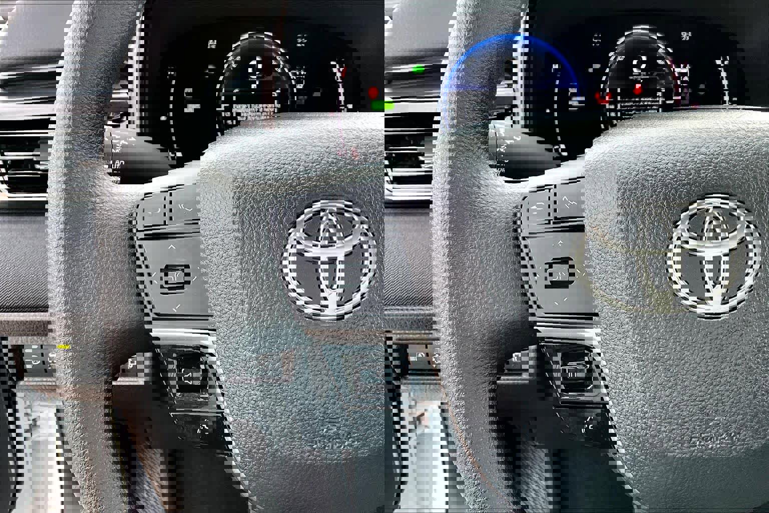 Used 2025 Toyota Camry LE image 24