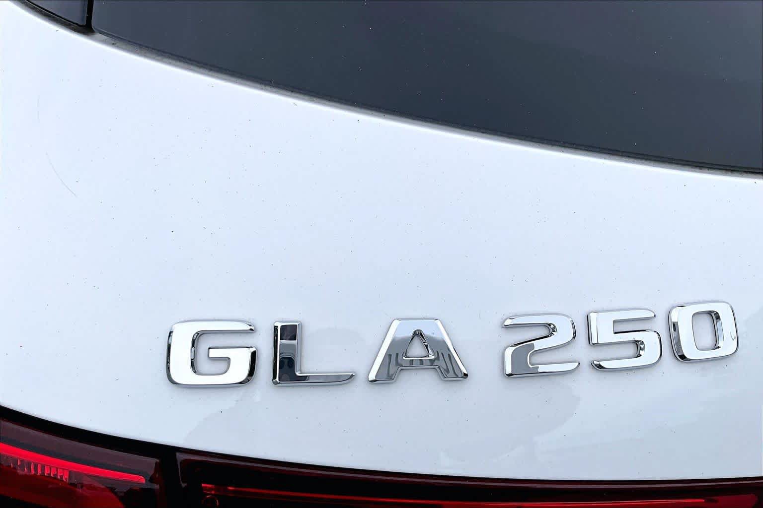 Used 2023 Mercedes-Benz GLA 250 4MATIC image 31