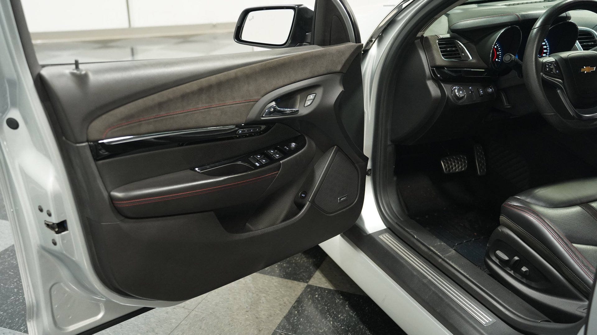 Used 2014 Chevrolet SS image 31