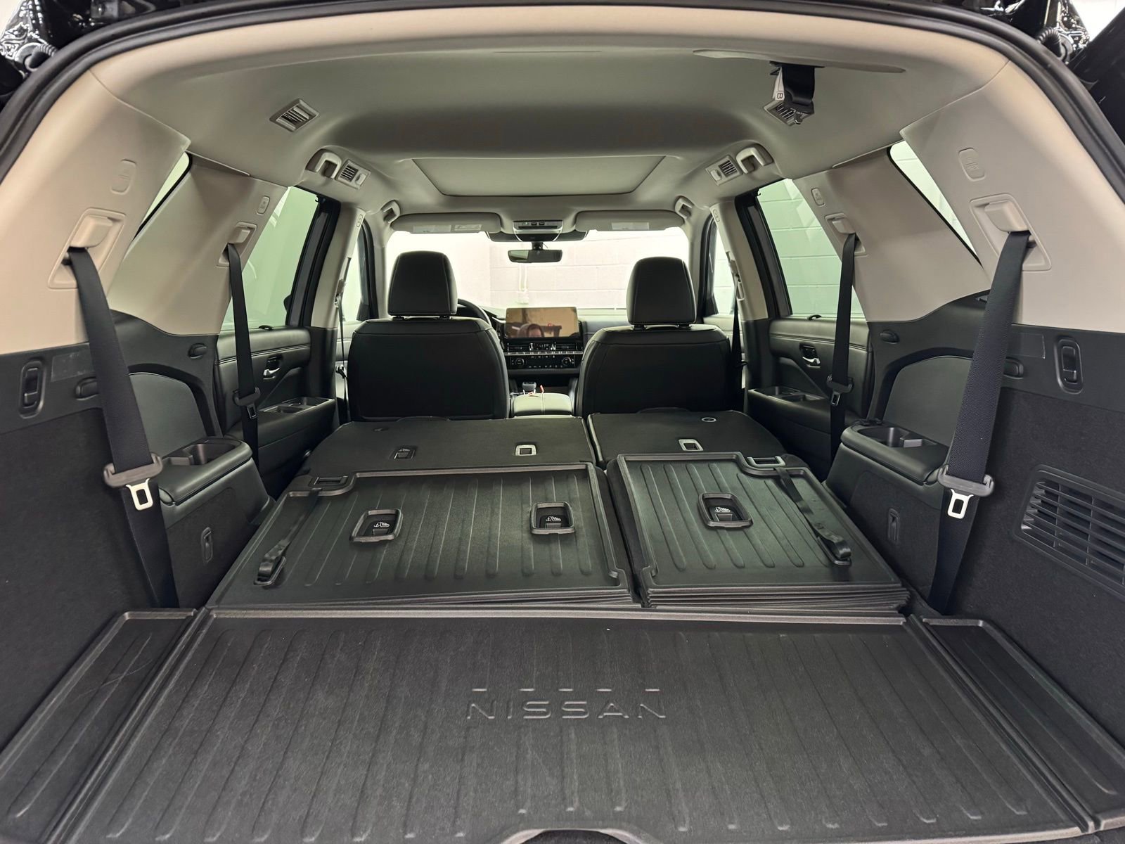 New 2026 Nissan Pathfinder Platinum image 36