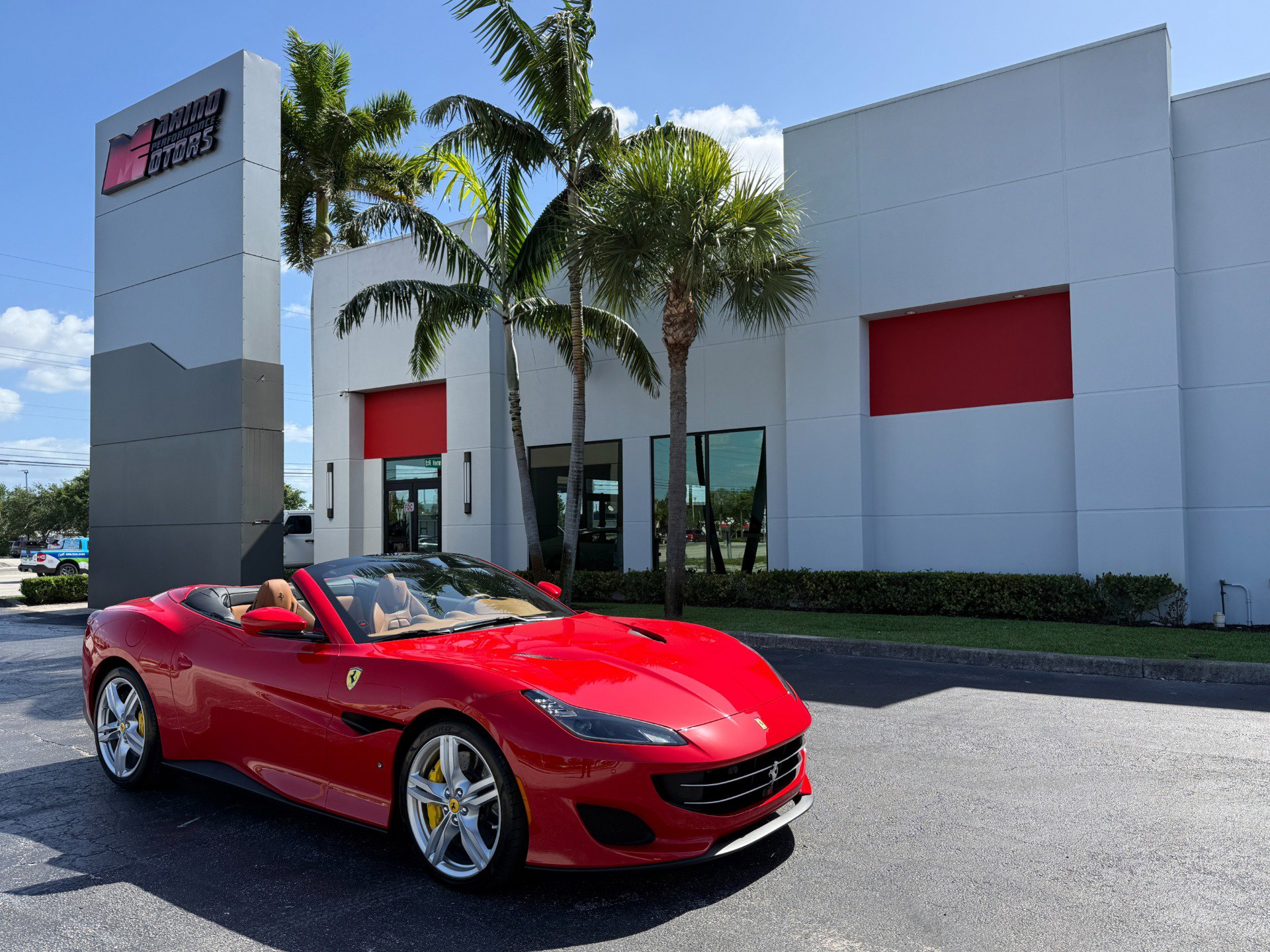 Used 2019 Ferrari Portofino RWD image 1