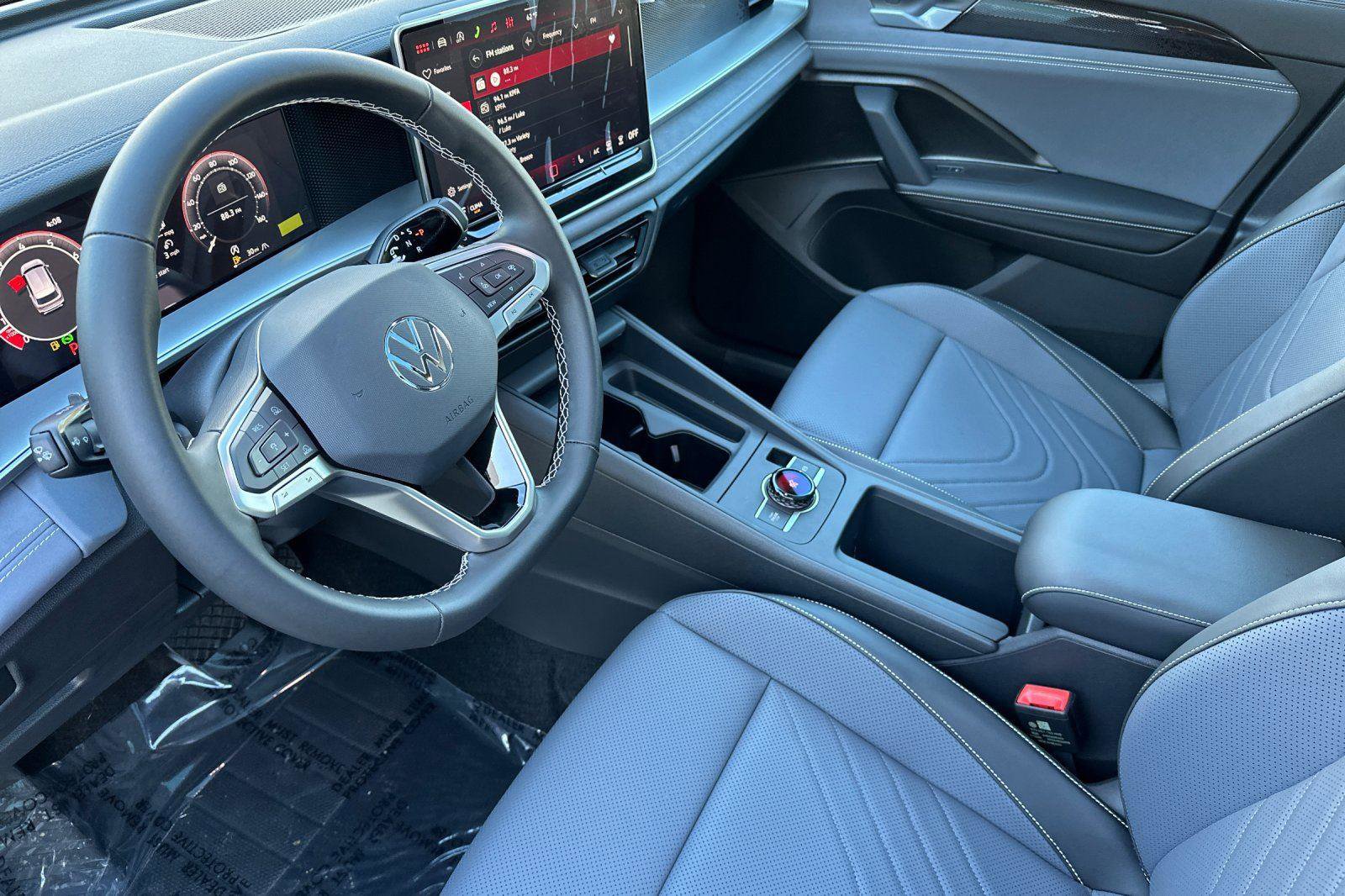 New 2026 Volkswagen Tiguan SE image 9