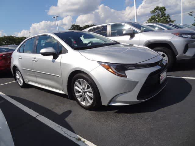 Certified 2025 Toyota Corolla LE w/ LE Premium Package FWD image 4