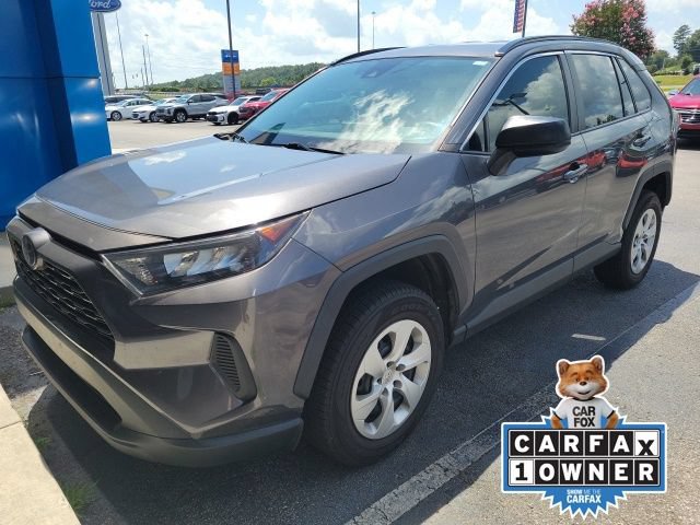 Used 2019 Toyota RAV4 LE FWD image 1