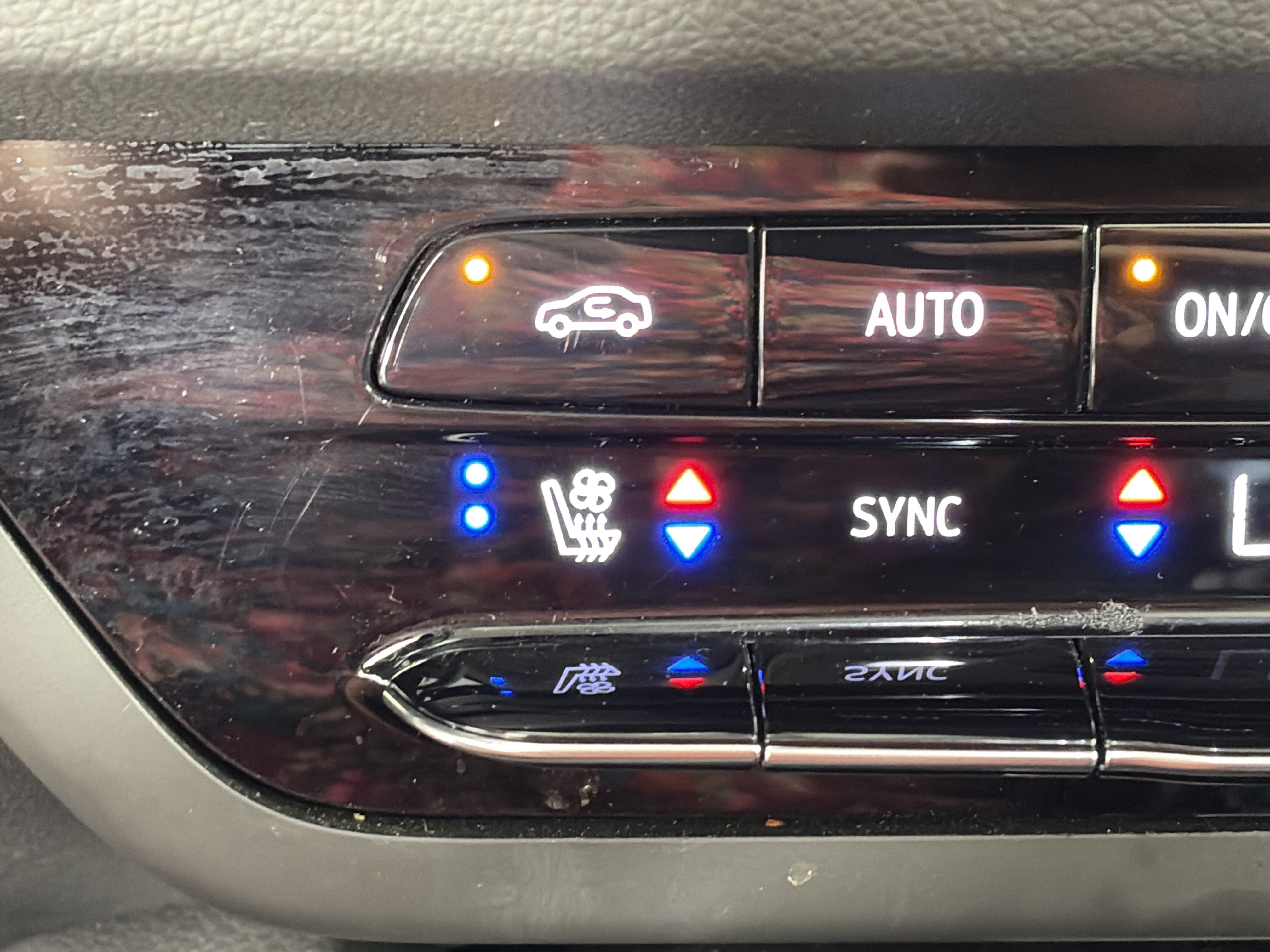 Certified 2023 Buick Envision Avenir AWD/4WD image 26