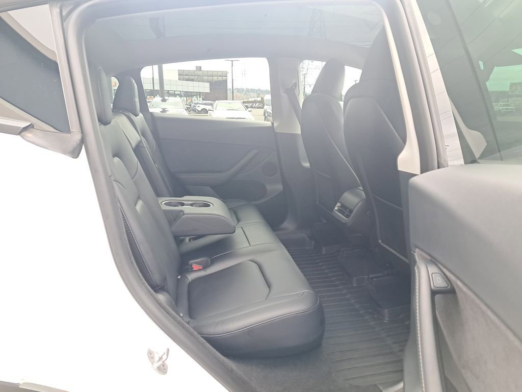 Used 2023 Tesla Model Y Long Range image 15