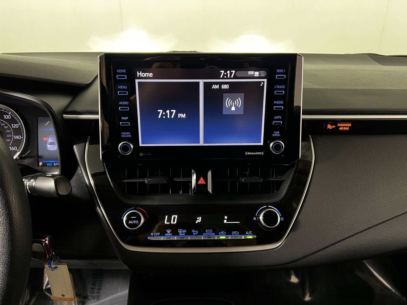 Used 2021 Toyota Corolla LE image 16