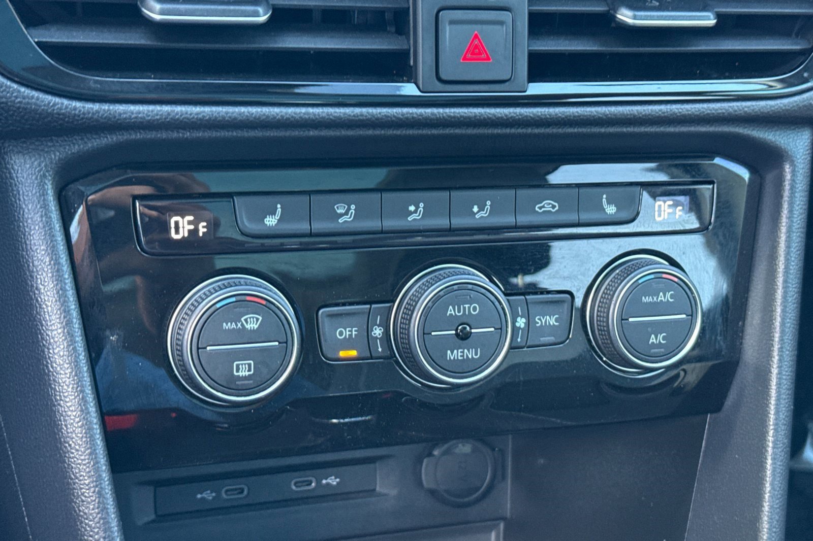 Used 2022 Volkswagen Taos SEL image 17