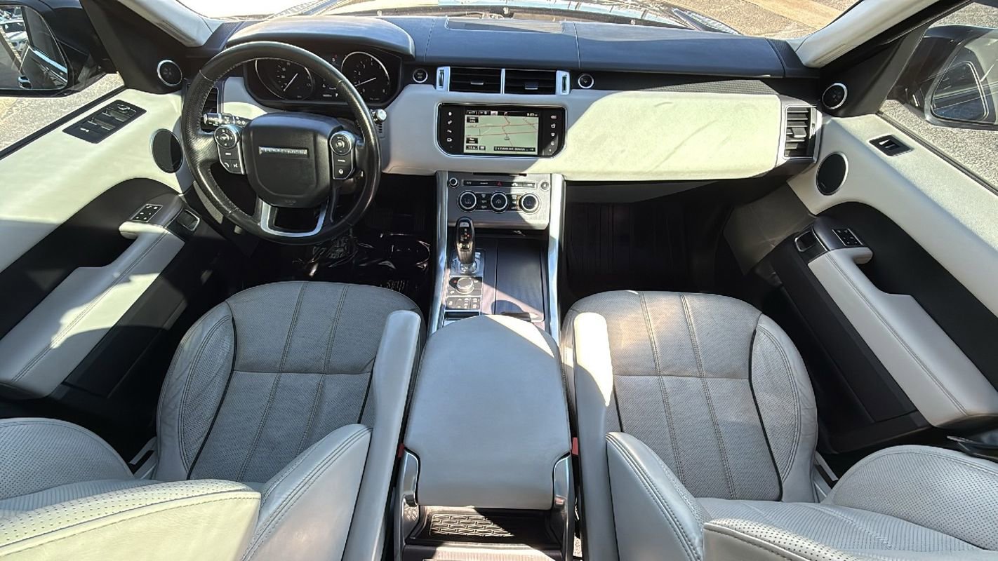 Used 2016 Land Rover Range Rover Sport HSE image 19
