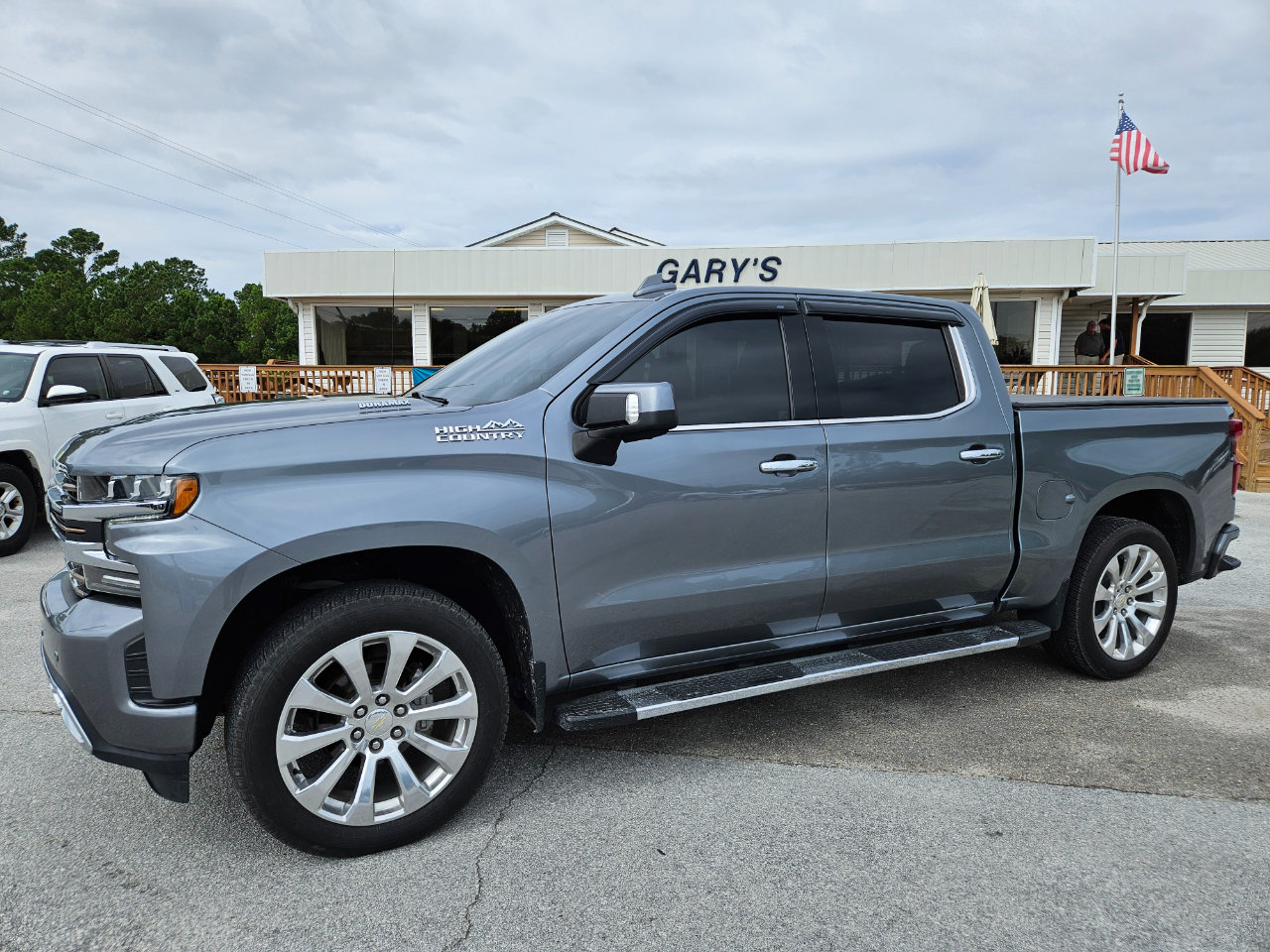Used 2021 Chevrolet Silverado 1500 High Country w/ Technology Package image 2
