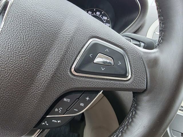 Used 2019 Lincoln MKC Reserve image 12