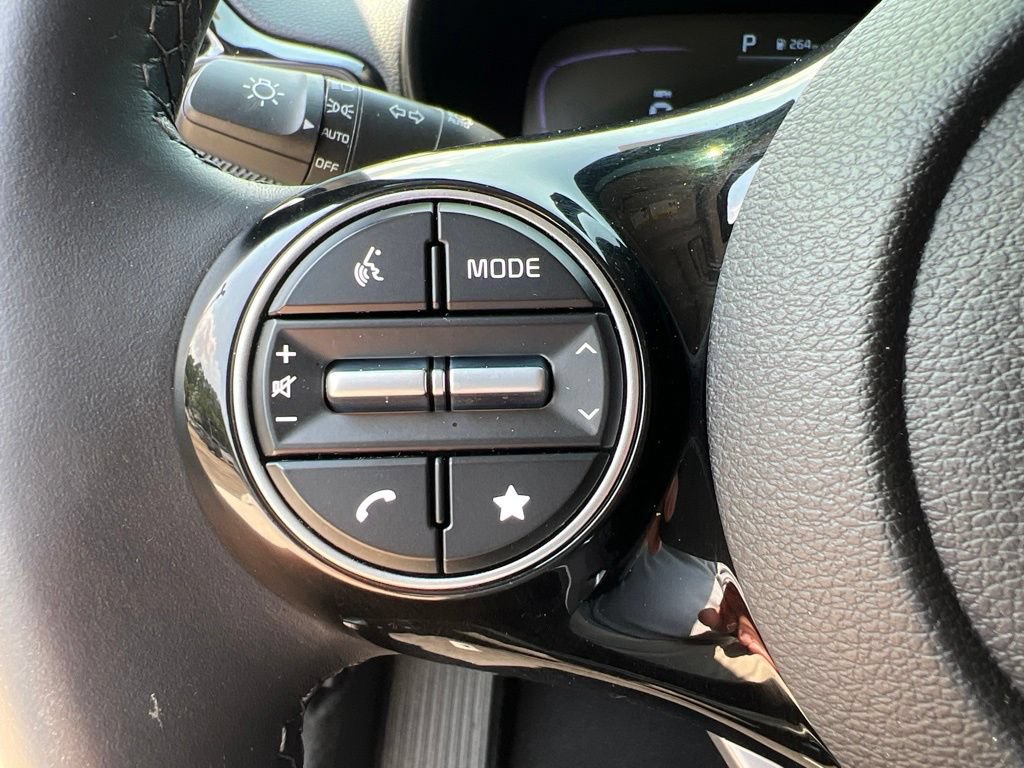 Used 2025 Kia Soul EX FWD image 19