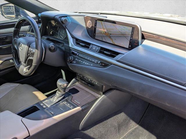 Used 2019 Lexus ES 300h w/ Accessory Package 2 image 22