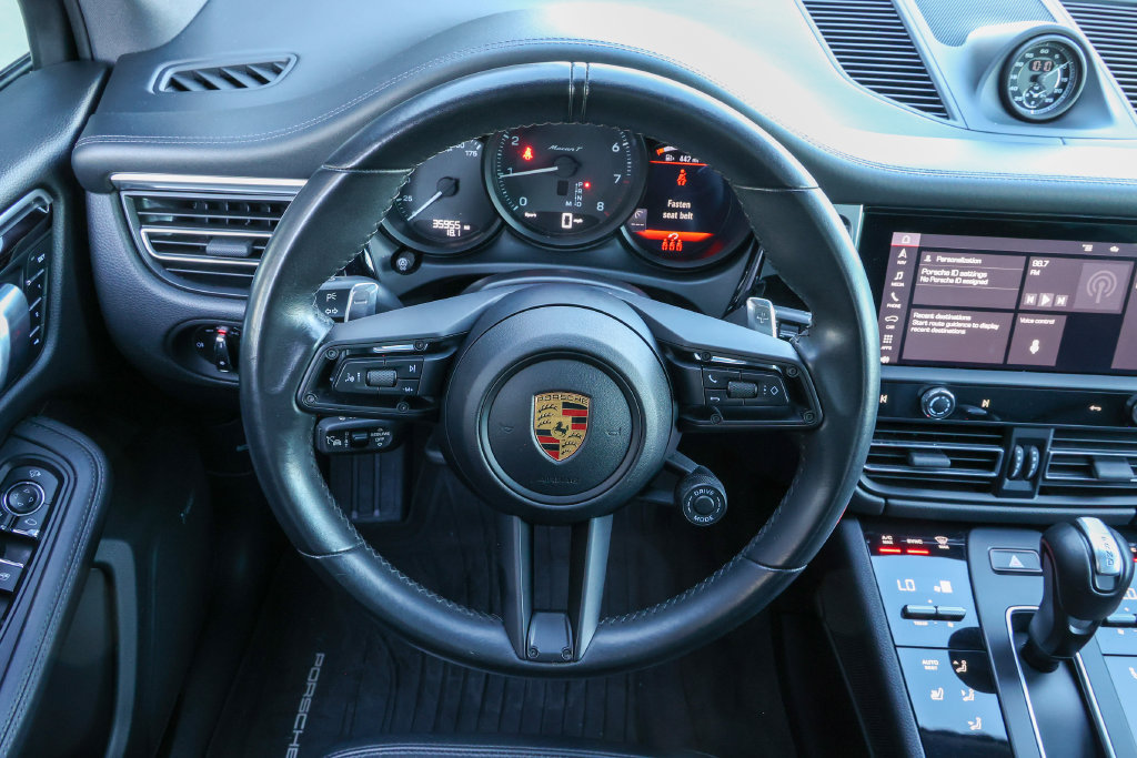 Certified 2023 Porsche Macan Turbo AWD/4WD image 38